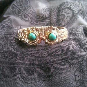 Turquoise and silver hinge clasp bangle